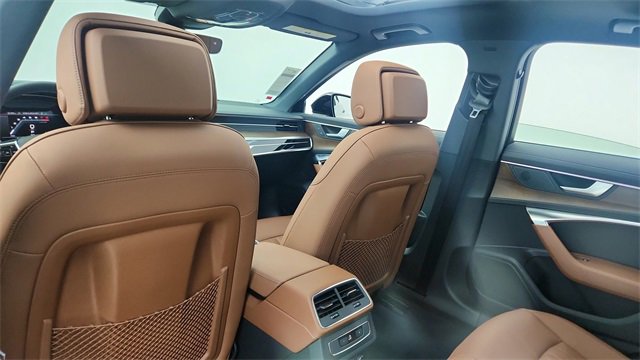 Used 2025 Audi A6 2.0T Premium image 30