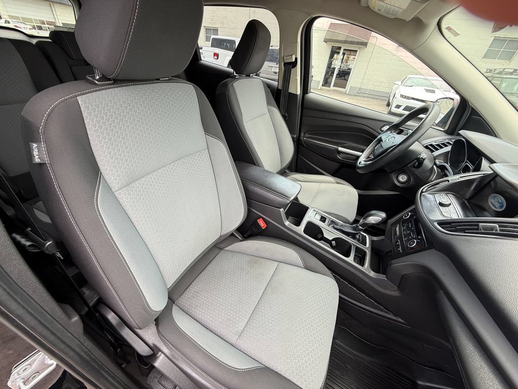 Used 2018 Ford Escape SE w/ SE Sync 3 Package AWD/4WD image 12