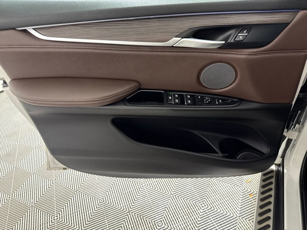 Used 2018 BMW X5 xDrive40e image 9