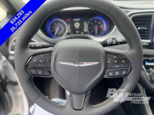 Used 2025 Chrysler Pacifica Limited FWD image 15