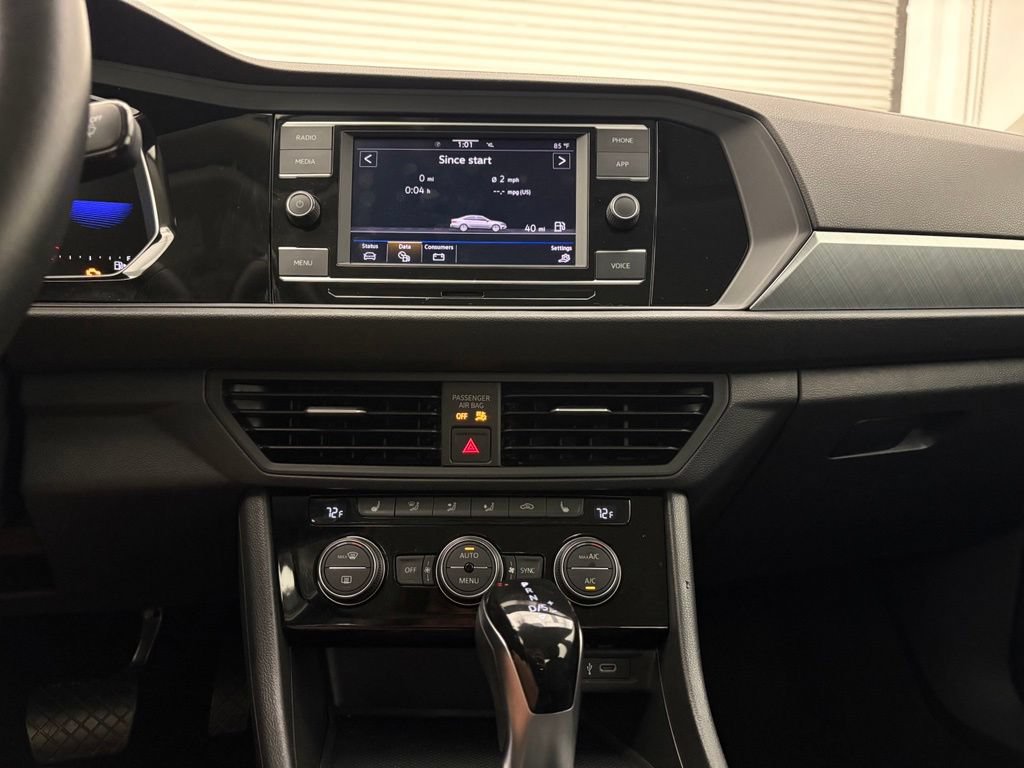 Used 2024 Volkswagen Jetta SE FWD image 8