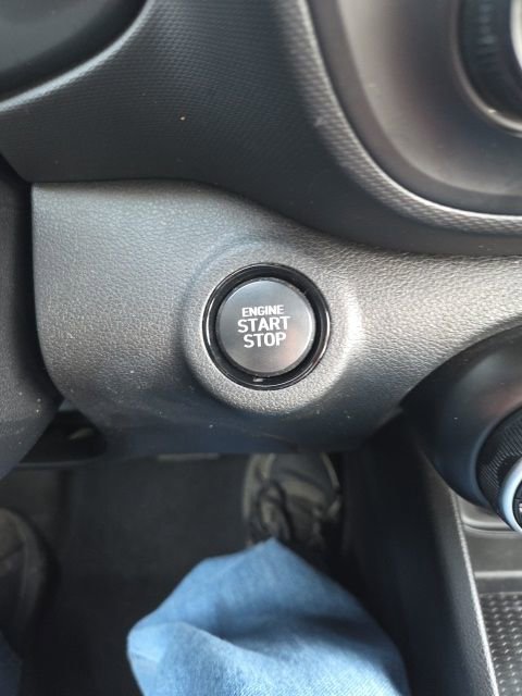 Used 2024 Hyundai Venue SEL image 28