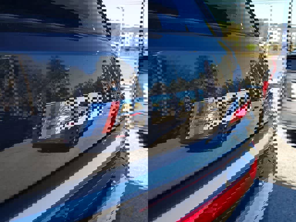 Used 2024 BMW X7 M60i w/ Executive Package image 6