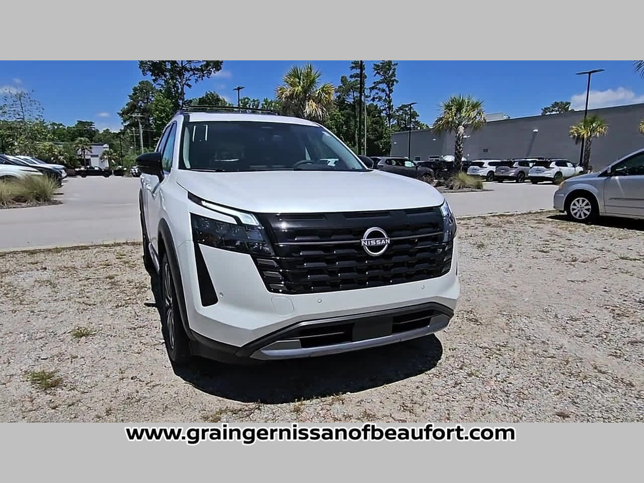 New 2026 Nissan Pathfinder Platinum FWD image 18