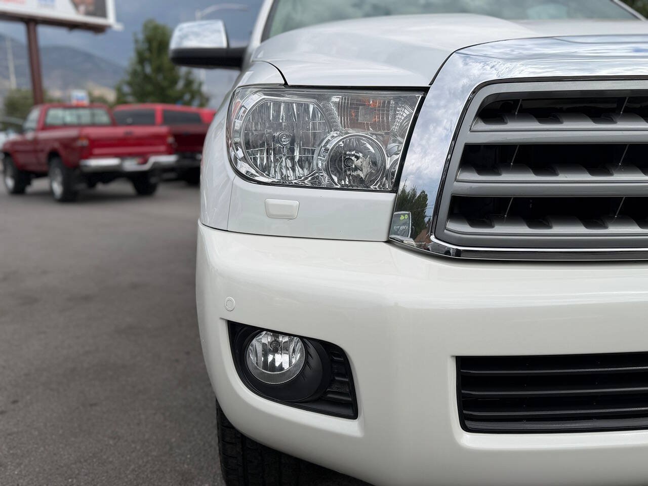 Used 2015 Toyota Sequoia Platinum AWD/4WD image 26