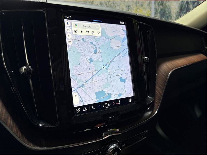 Used 2023 Volvo XC60 T8 Plus image 24