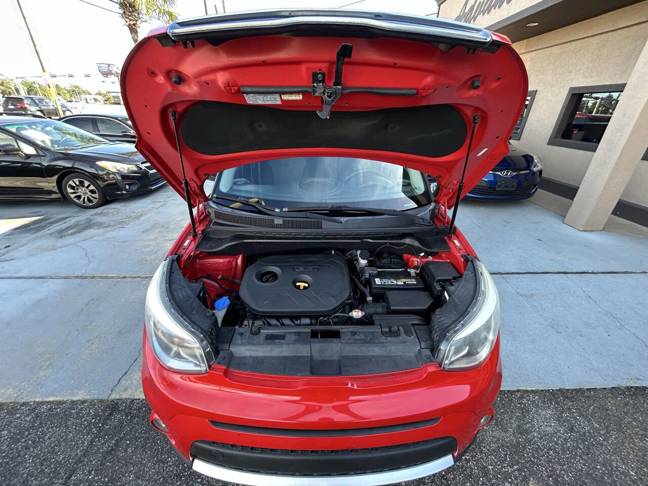 Used 2017 Kia Soul + image 8