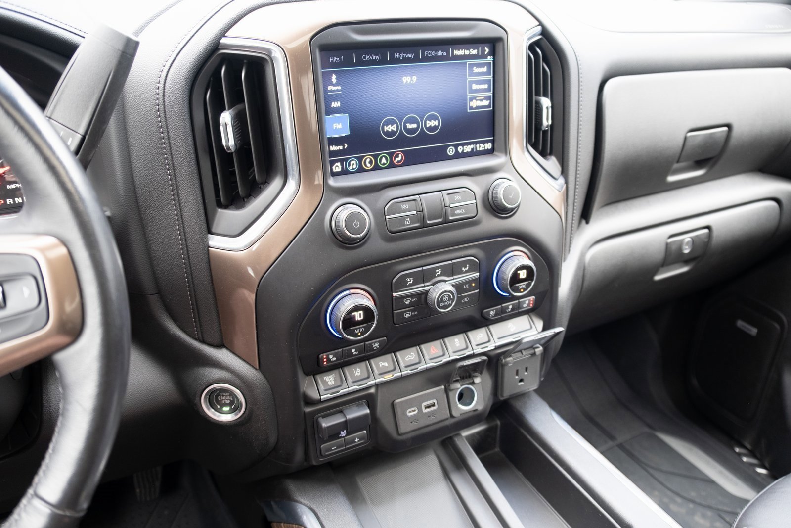 Used 2020 Chevrolet Silverado 3500 High Country w/ Technology Package image 3