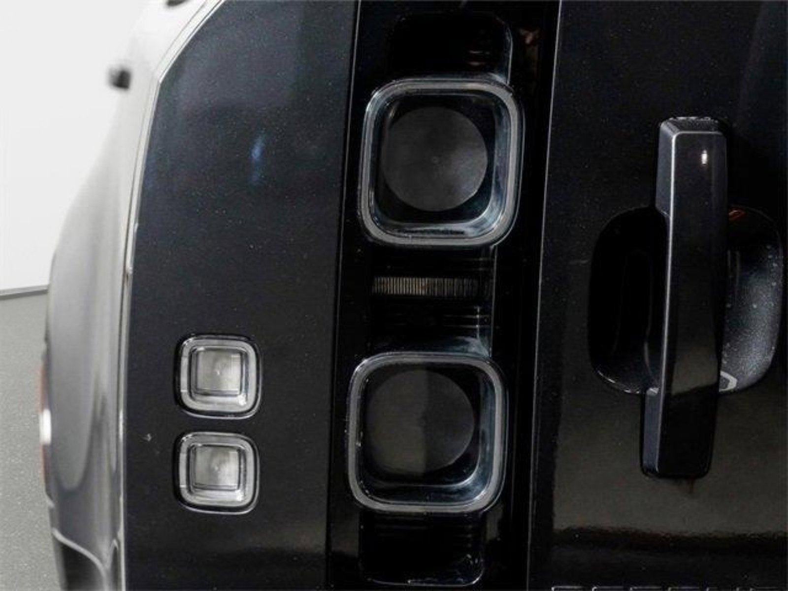 Used 2023 Land Rover Defender 130 X image 9