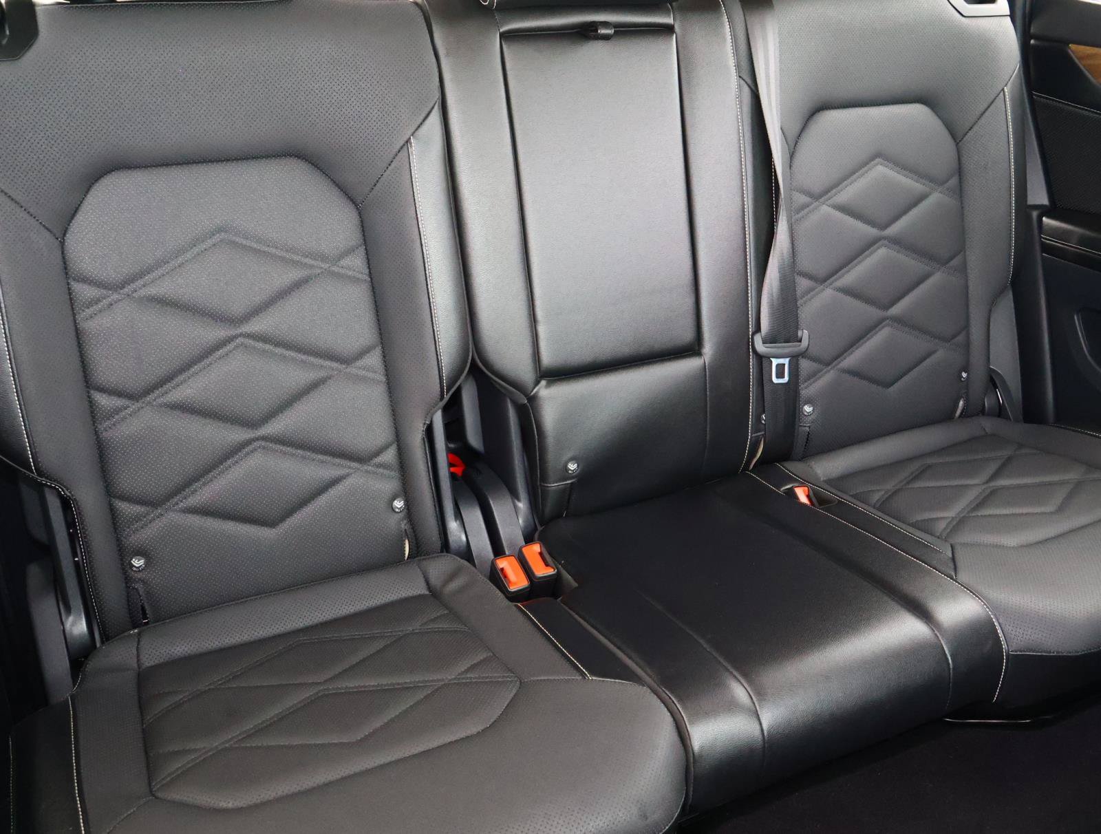Used 2024 Volkswagen Atlas SE FWD image 18