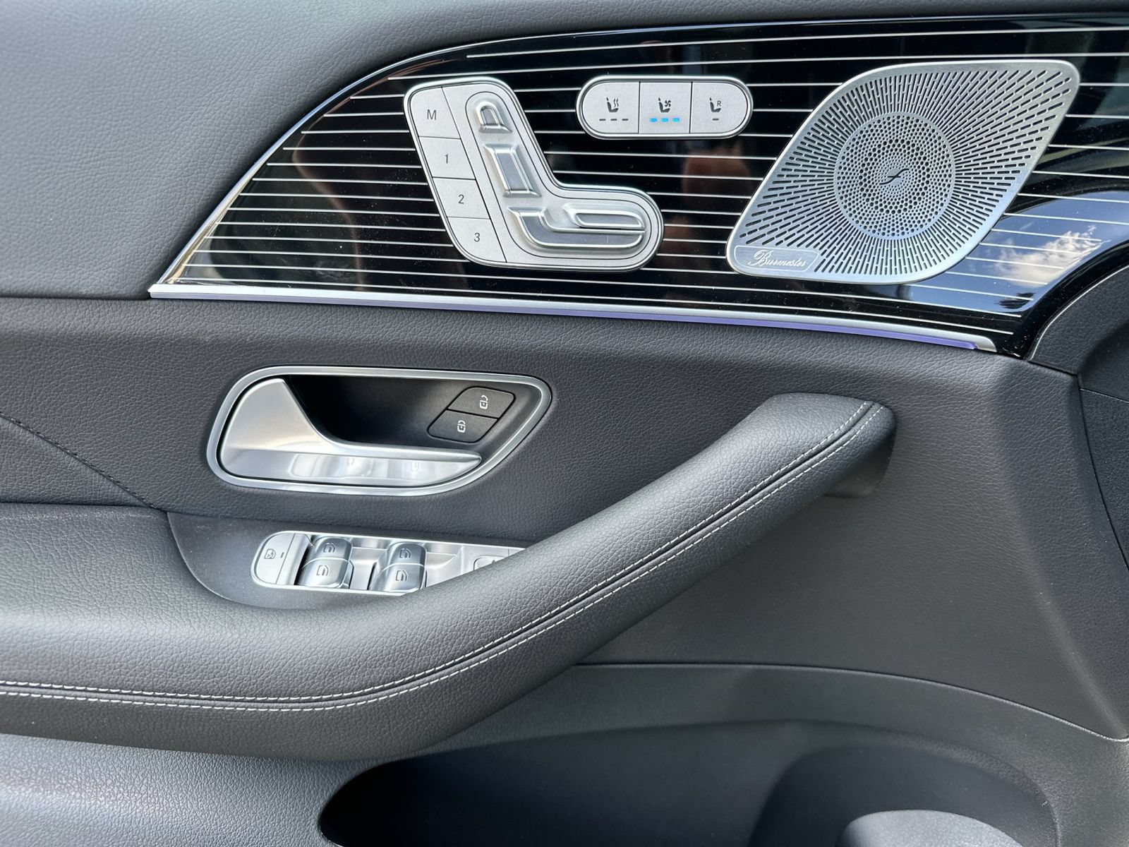 New 2025 Mercedes-Benz GLS 450 4MATIC image 11