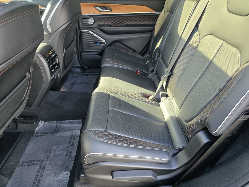 Used 2023 Jeep Grand Cherokee L Summit image 23