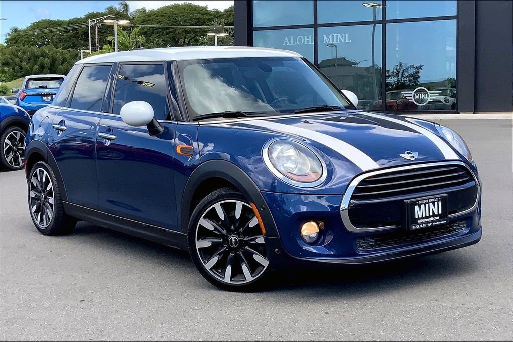 Used 2018 MINI Cooper 4-Door Hardtop image 32