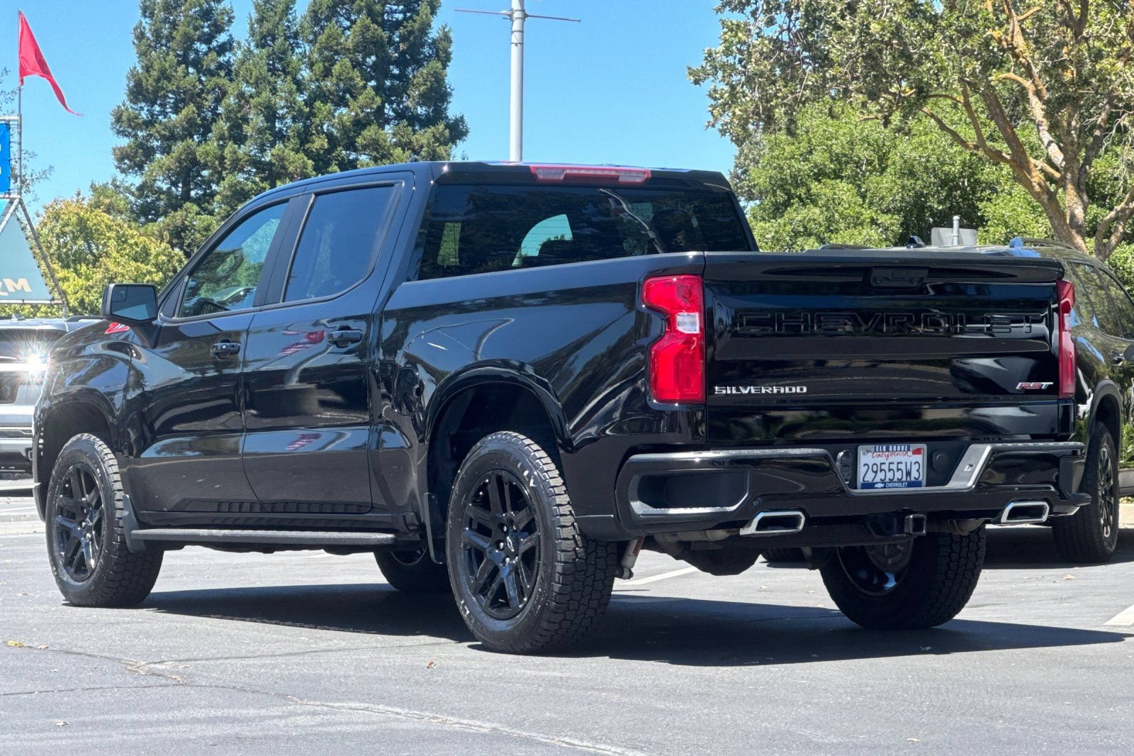 Used 2023 Chevrolet Silverado 1500 RST w/ Z71 Off-Road Package AWD/4WD image 5