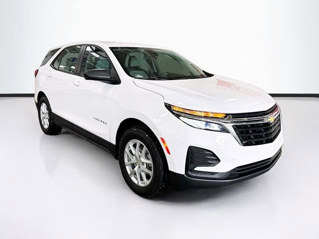 Used 2023 Chevrolet Equinox LS w/ Driver Confidence II Package image 3