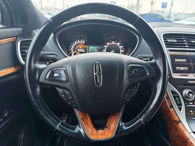 Used 2016 Lincoln MKX Select image 17
