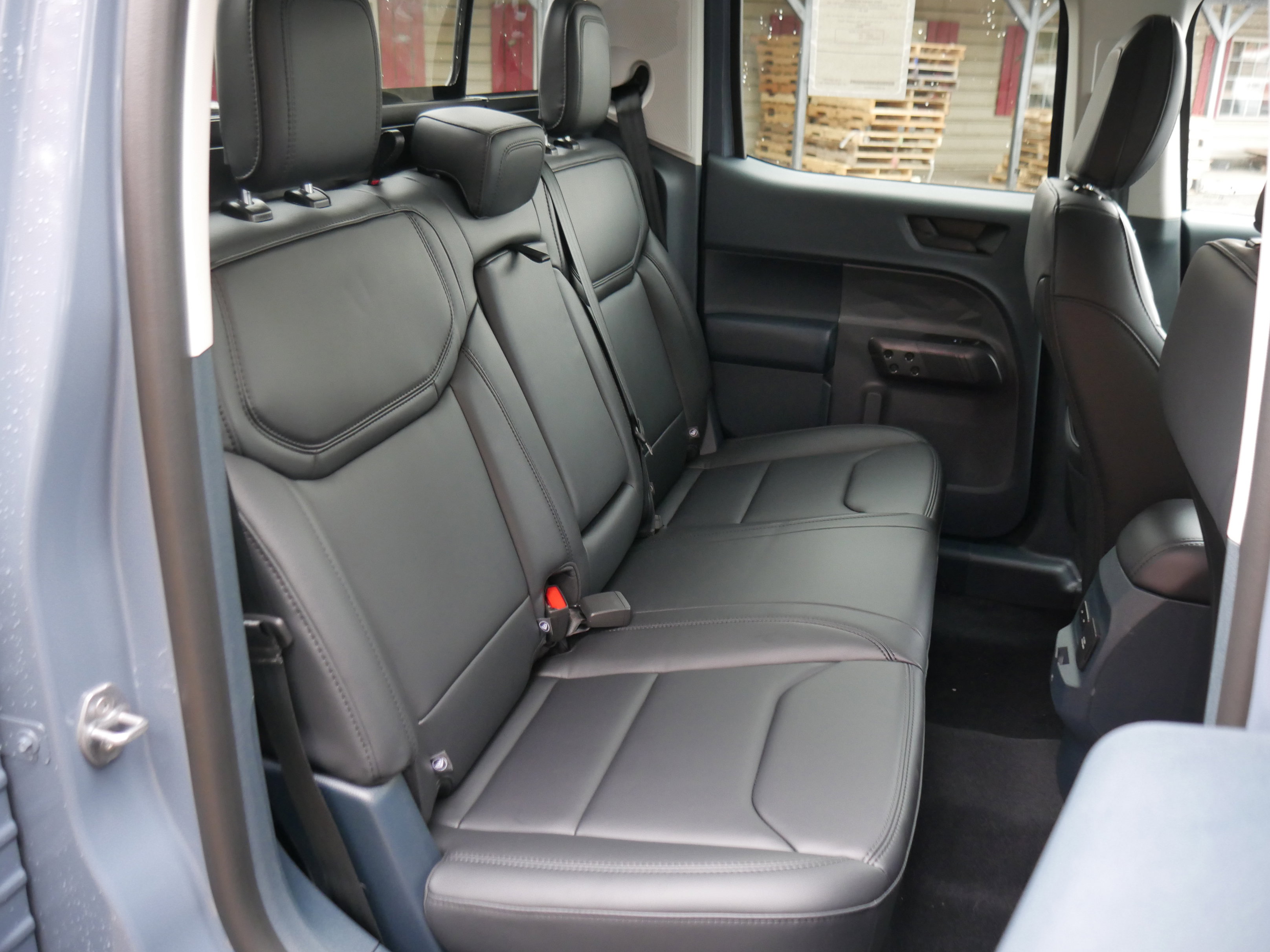 New 2025 Ford Maverick Lariat w/ Black Appearance Package image 29