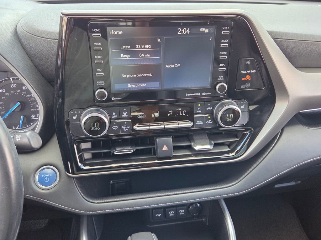 Used 2021 Toyota Highlander XLE FWD image 18