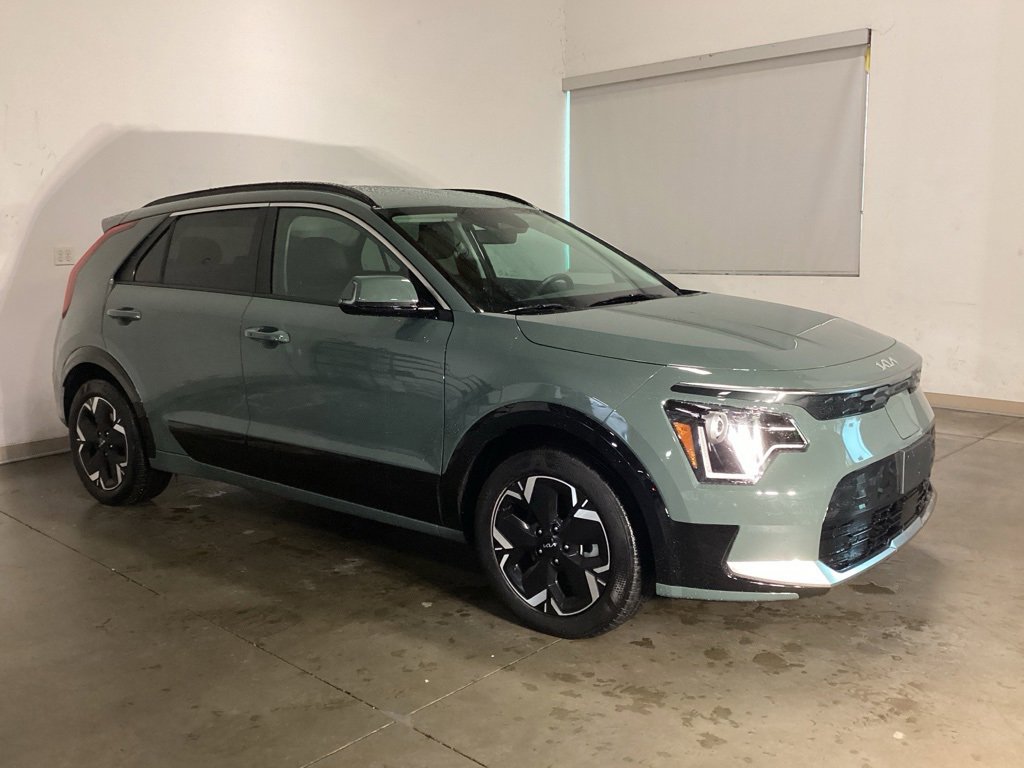 Used 2025 Kia Niro Wind w/ Wind Preserve Package image 8