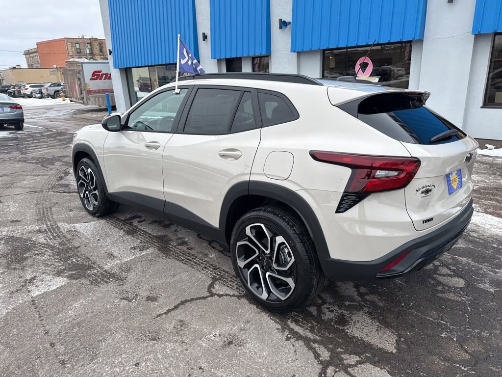 Used 2026 Chevrolet Trax RS w/ Sunroof Package image 12