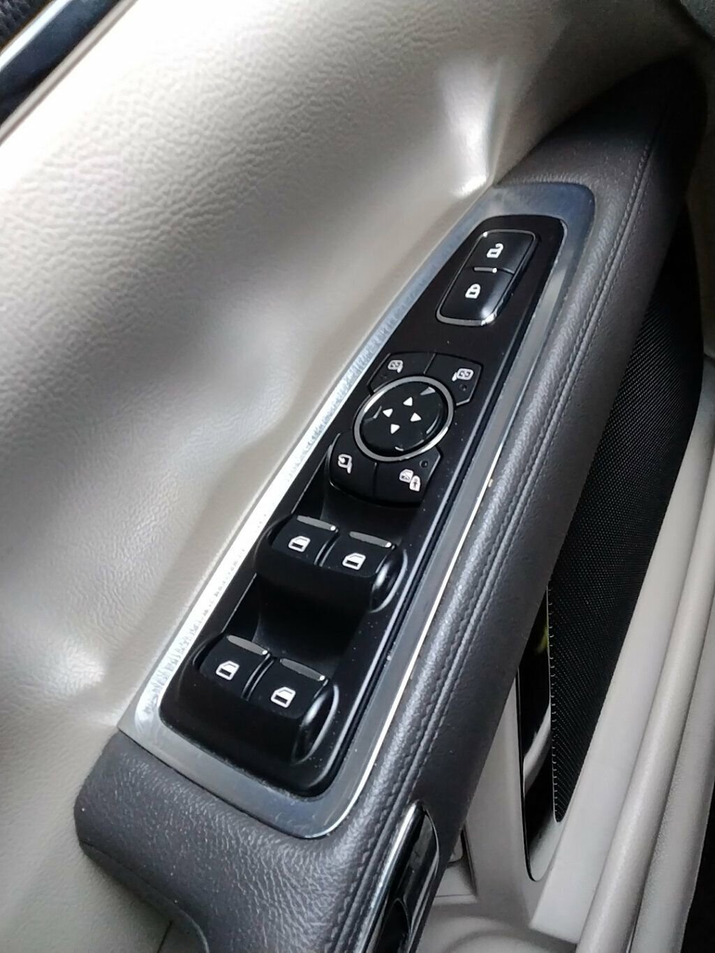 Used 2017 Lincoln Continental Reserve w/ Technology Package image 26