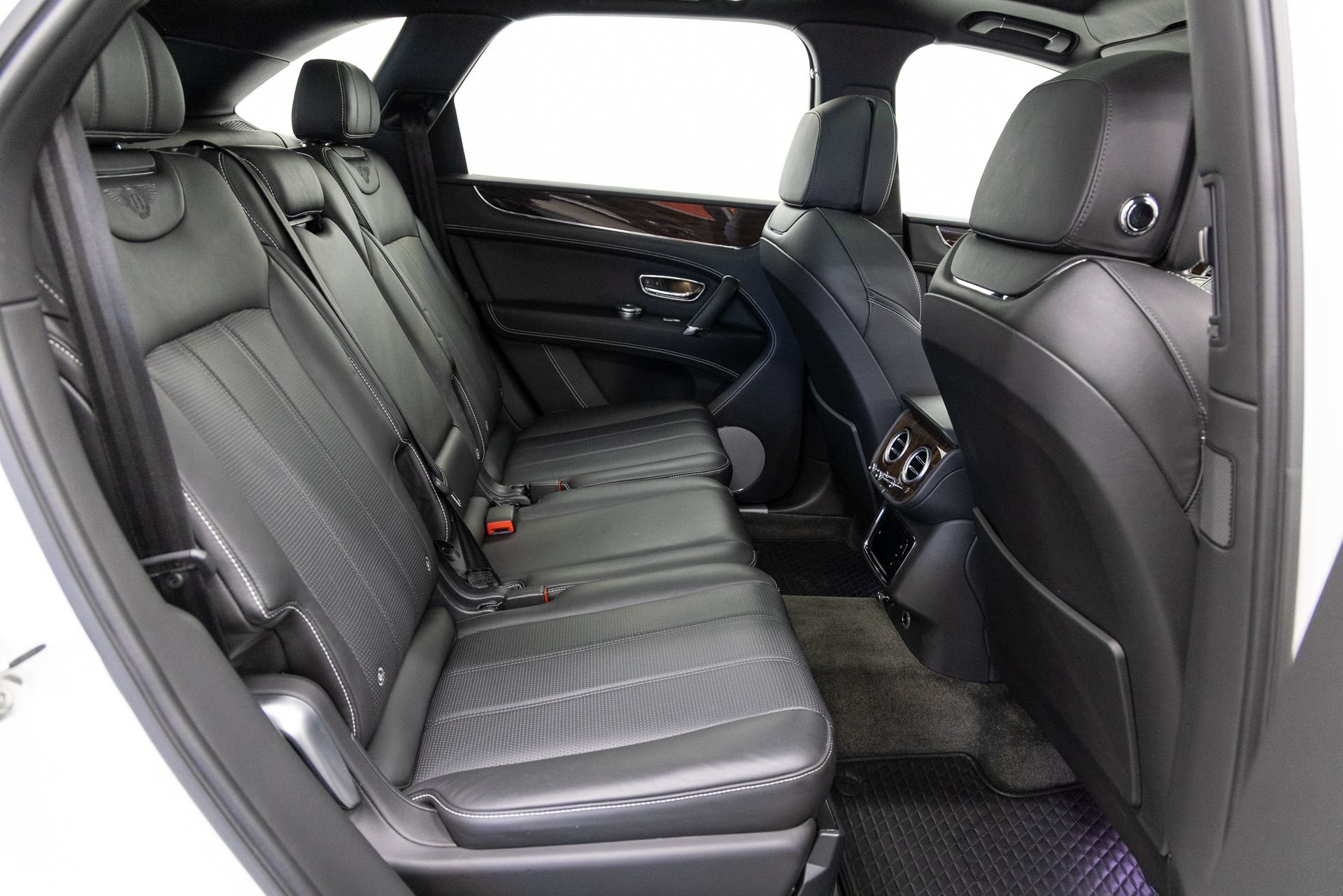 Used 2018 Bentley Bentayga AWD/4WD image 15