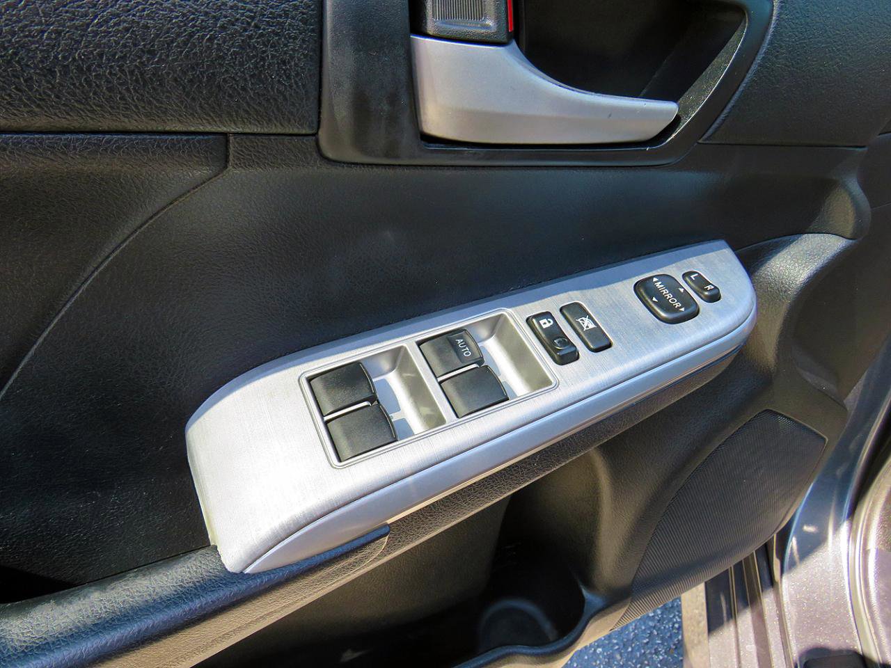 Used 2012 Toyota Camry SE FWD image 24