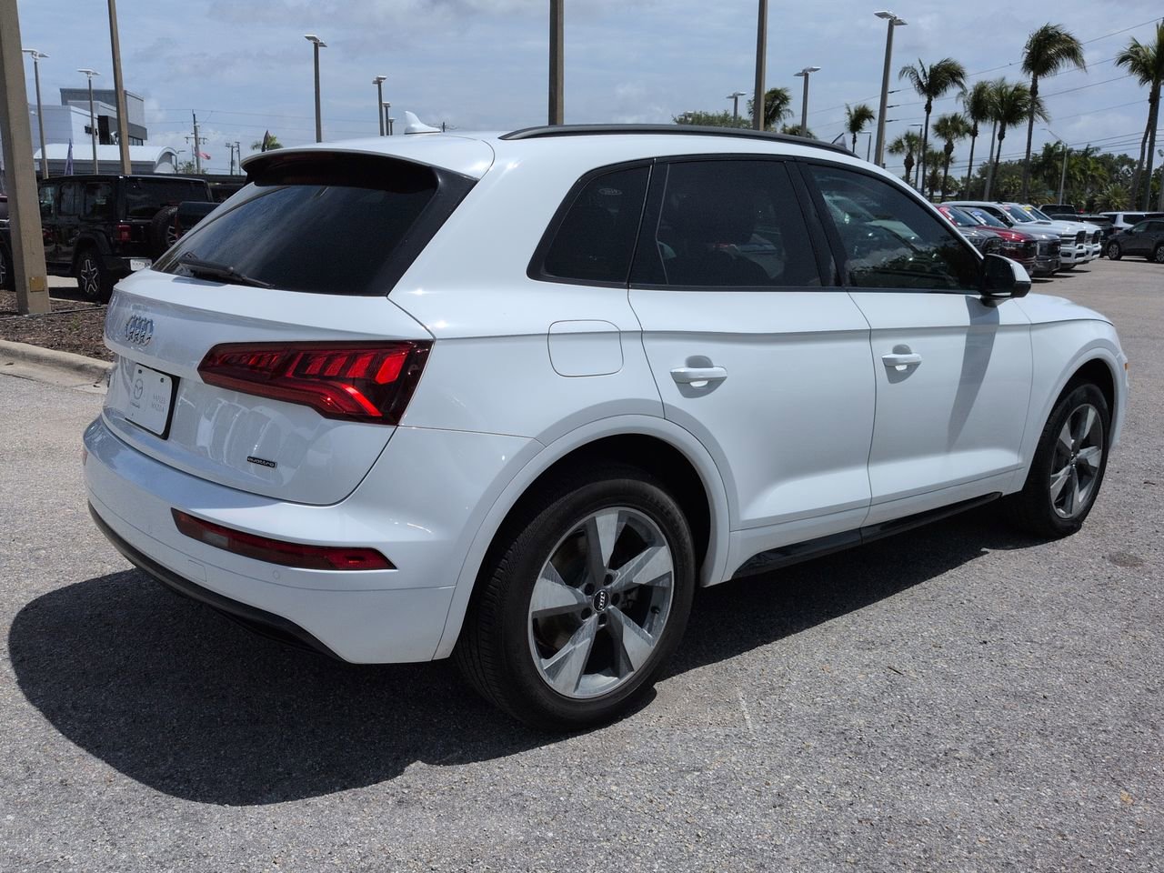 Used 2020 Audi Q5 2.0T Premium w/ Titanium Sport Package AWD/4WD image 5