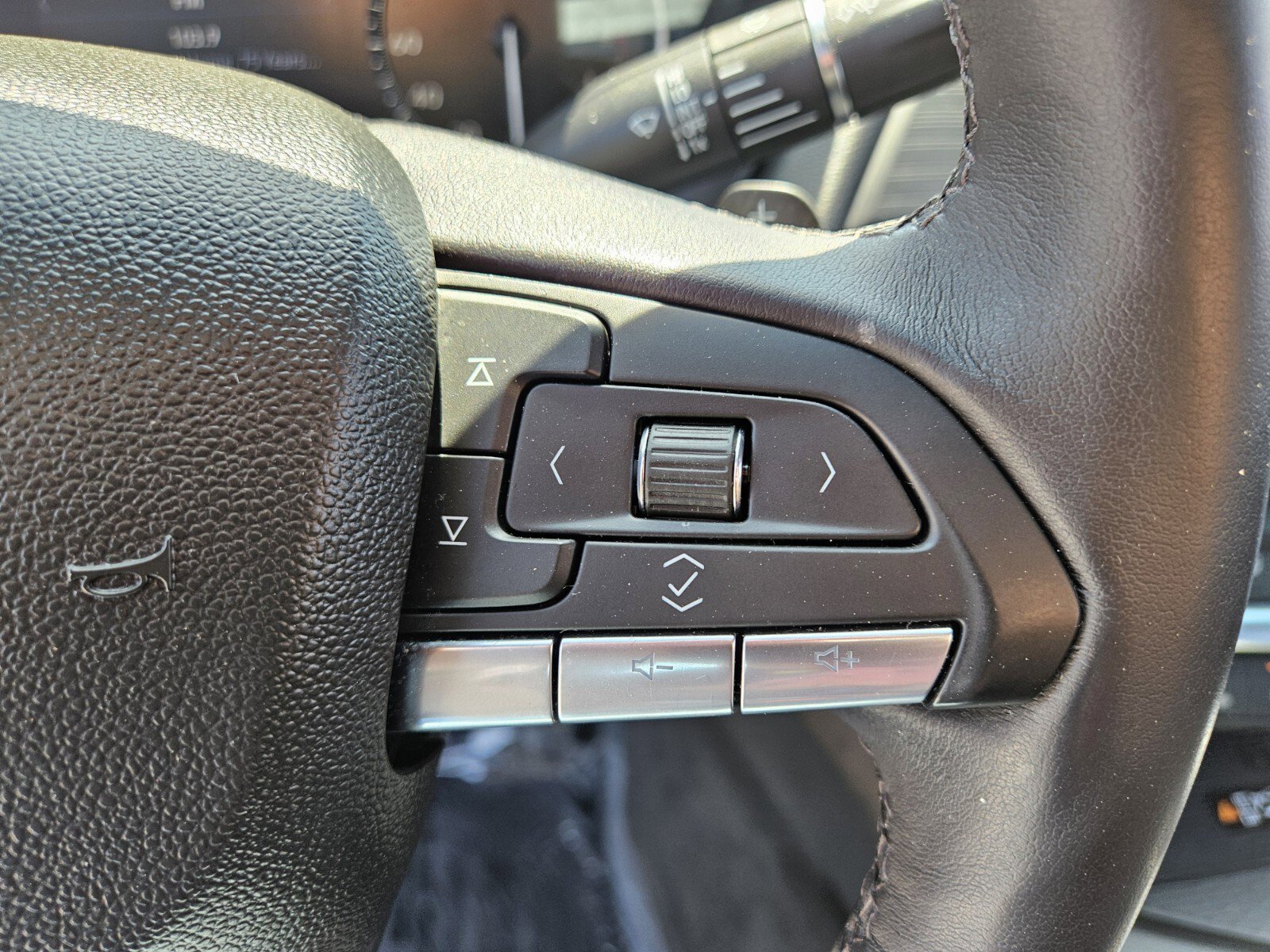 Used 2023 Cadillac CT4 Luxury w/ Sun And Sound Package RWD image 26