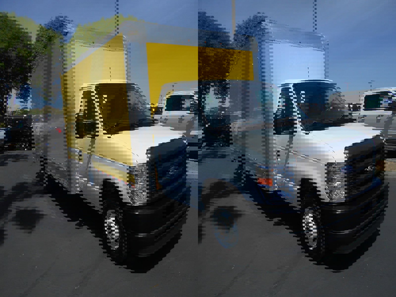 Used 2024 Ford E-350 and Econoline 350 Super Duty w/ Driver's Safety Package image 6