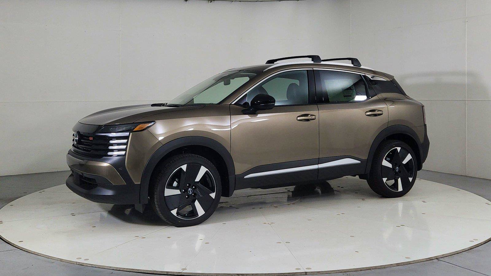 Used 2026 Nissan Kicks SR w/ Illumination Package AWD/4WD image 3