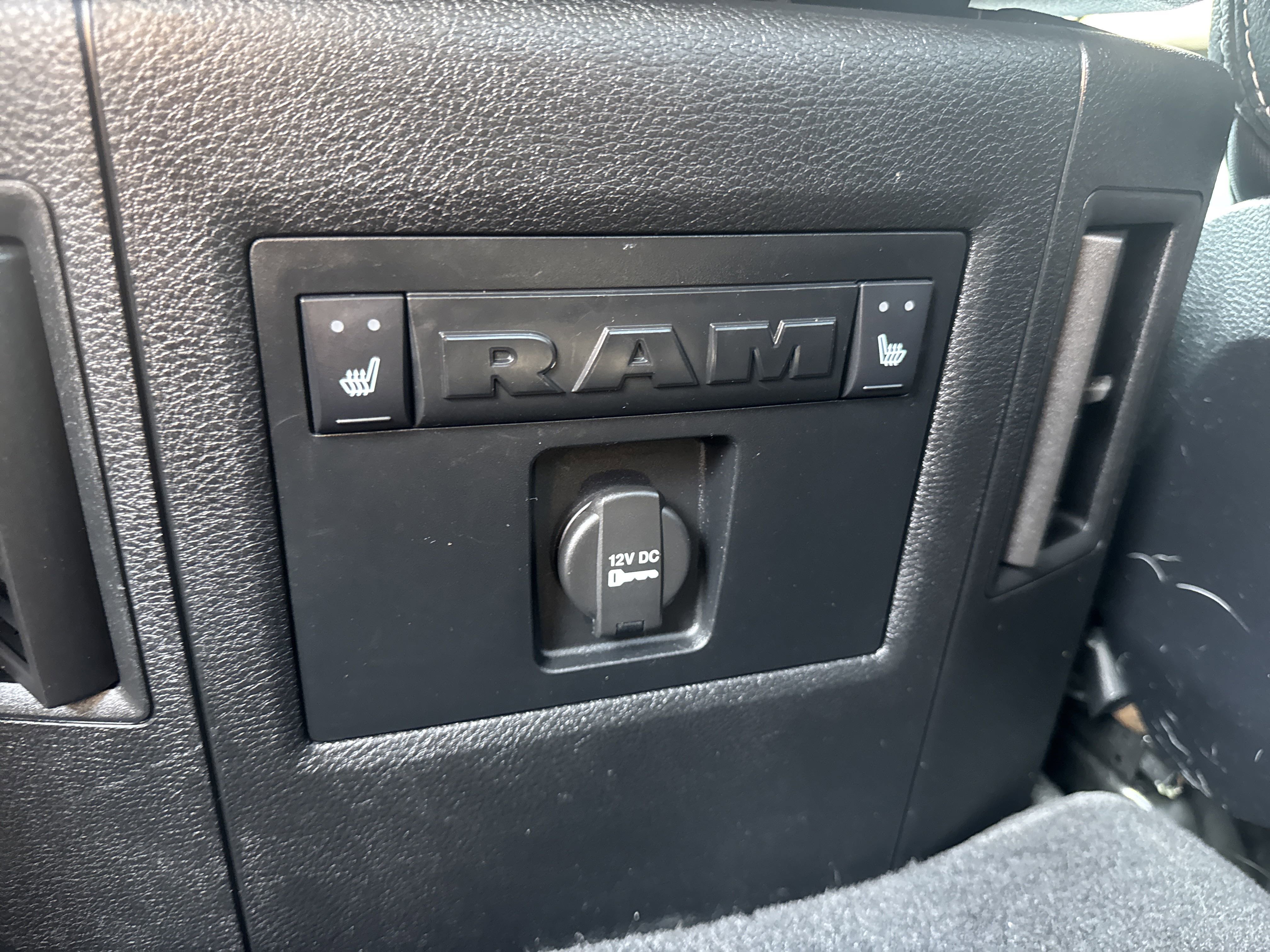 Used 2016 RAM 1500 Laramie w/ Convenience Group image 19