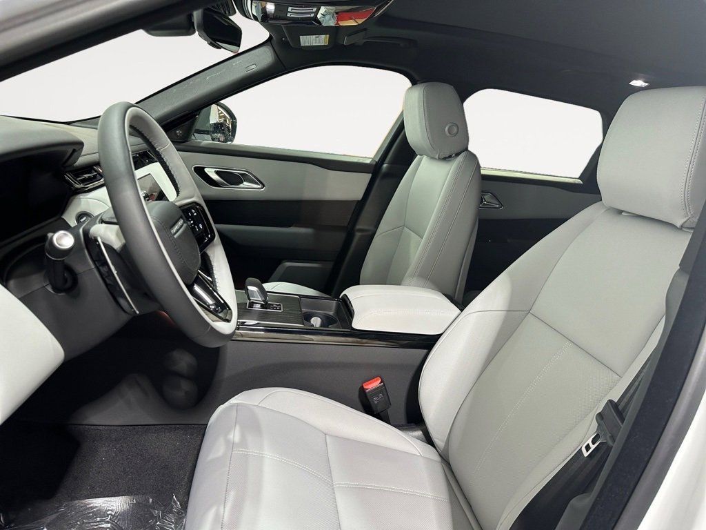New 2026 Land Rover Range Rover Velar Dynamic SE image 15