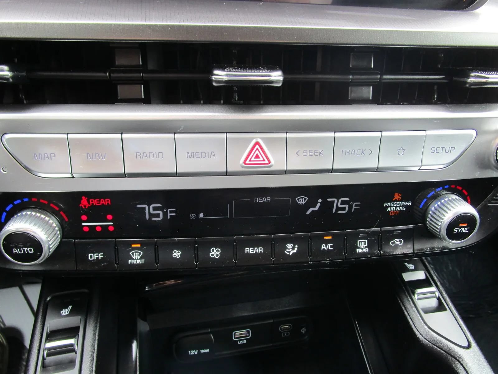 Used 2025 Kia Telluride S AWD/4WD image 17