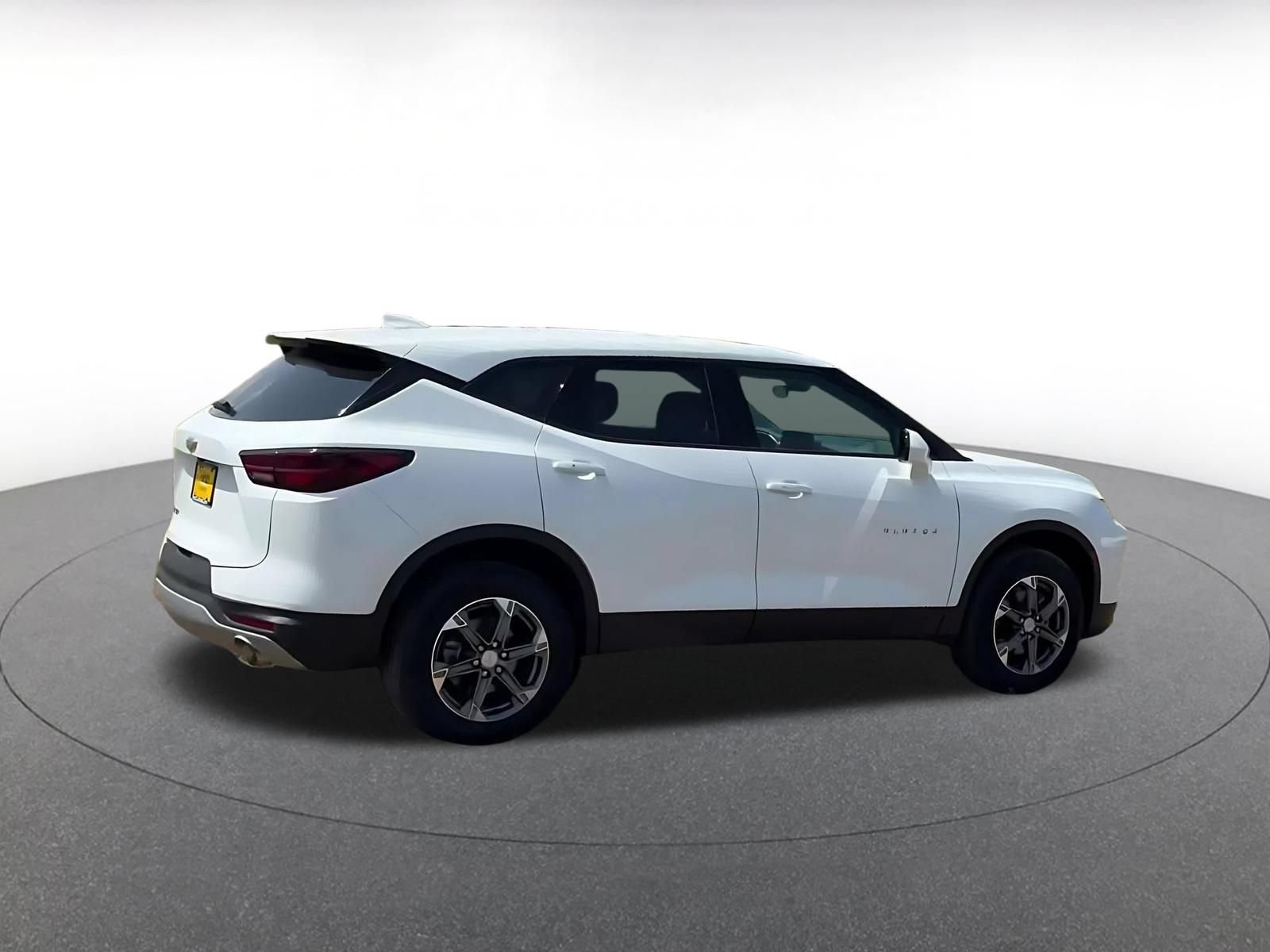 Used 2025 Chevrolet Blazer LT FWD image 11
