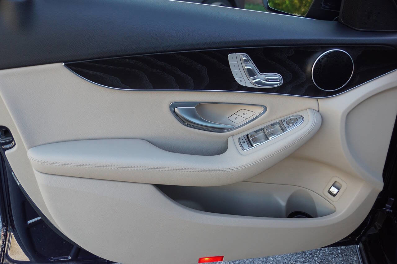 Used 2016 Mercedes-Benz C 300 Sedan image 20