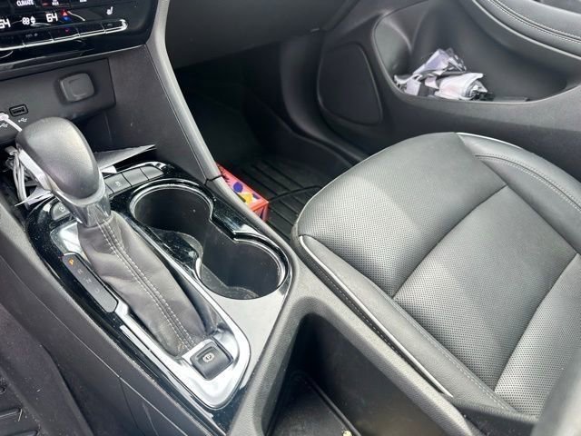 Used 2024 Buick Encore GX Avenir image 33