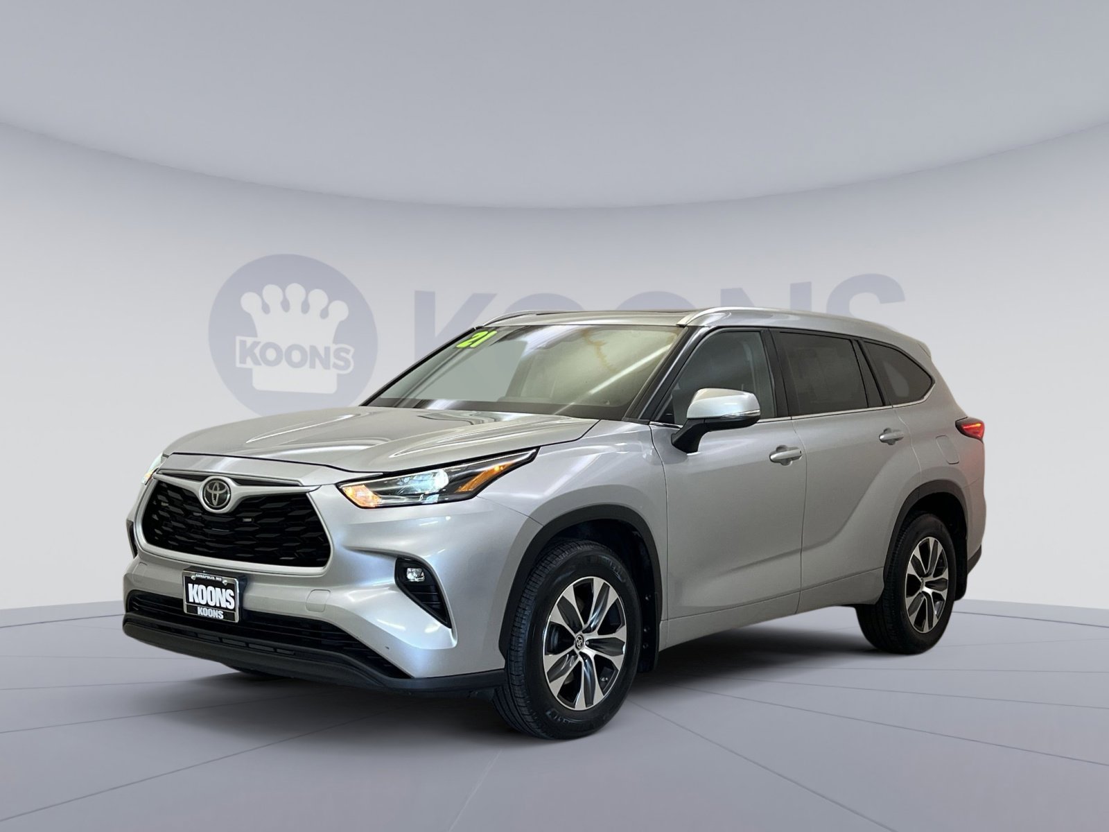 Used 2021 Toyota Highlander XLE image 4