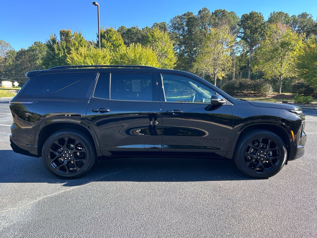 Used 2024 Chevrolet Traverse RS w/ LPO, Floor Liner Package FWD image 23