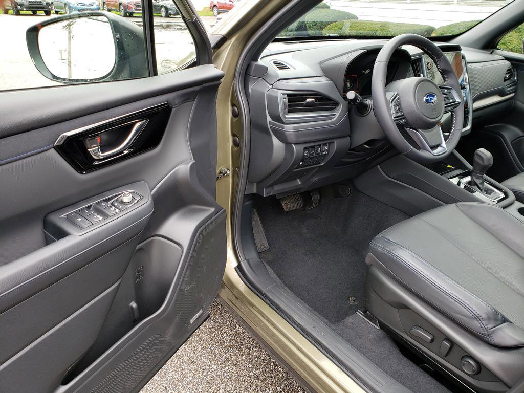 Used 2025 Subaru Forester Limited w/ Popular Package image 8