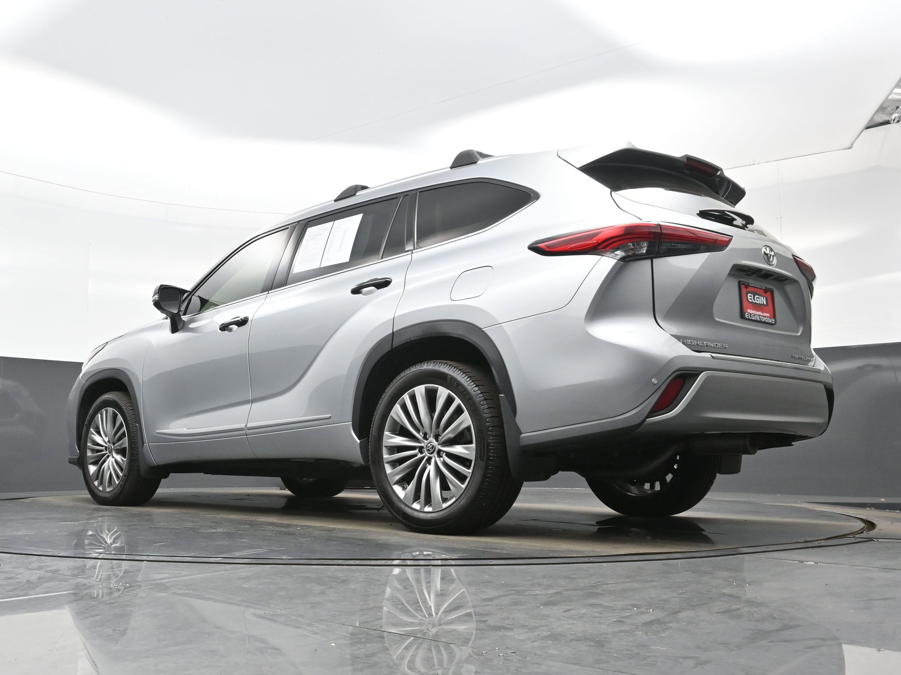 Used 2021 Toyota Highlander Platinum AWD/4WD image 31