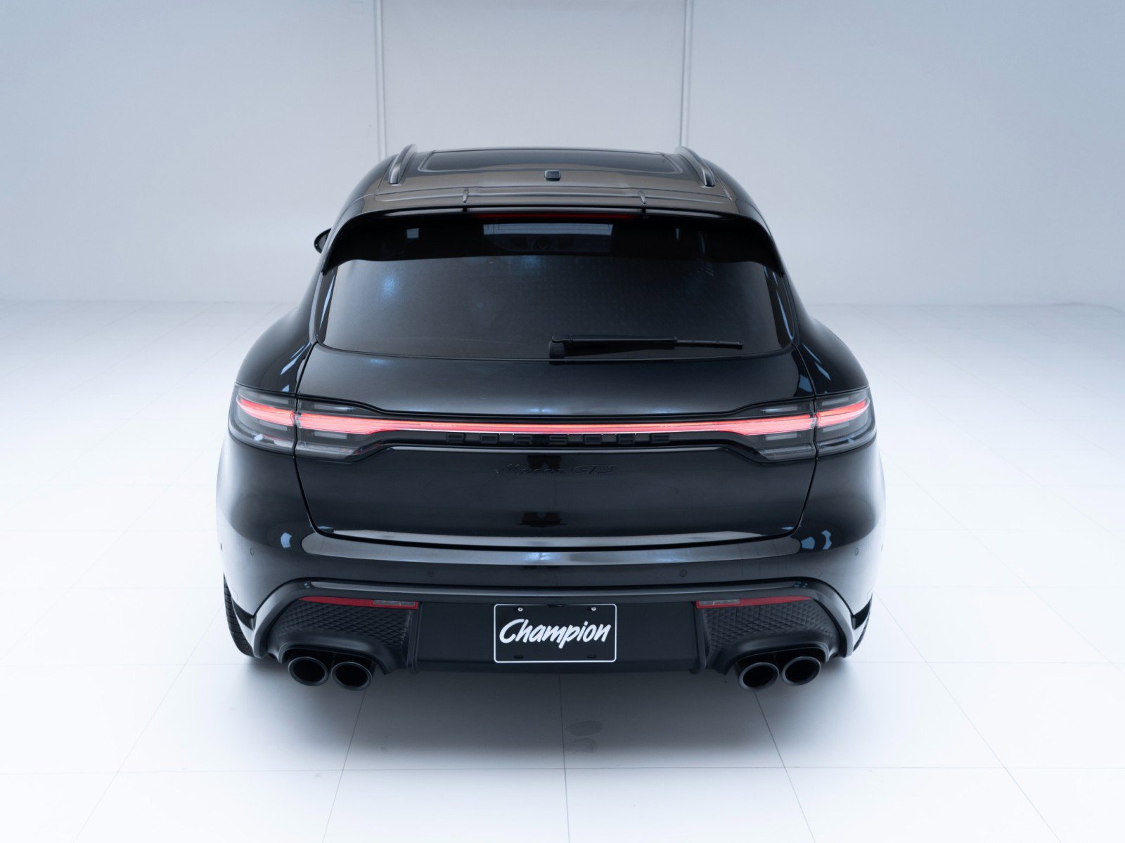 Certified 2025 Porsche Macan GTS image 10