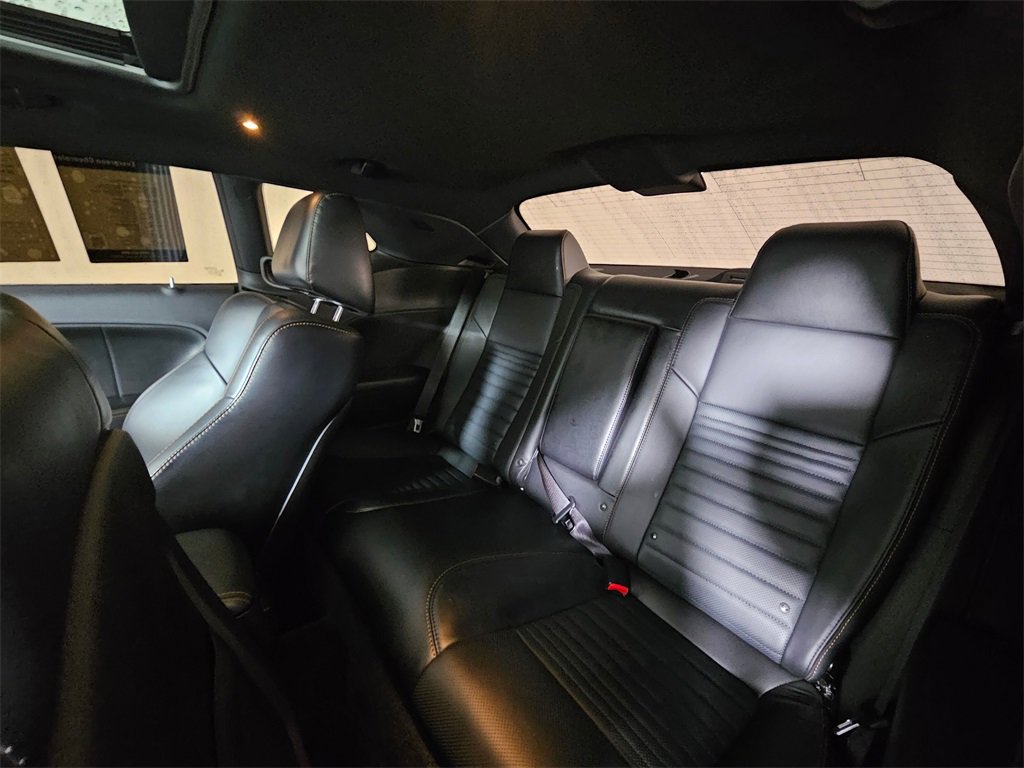 Used 2015 Dodge Challenger R/T Plus image 20