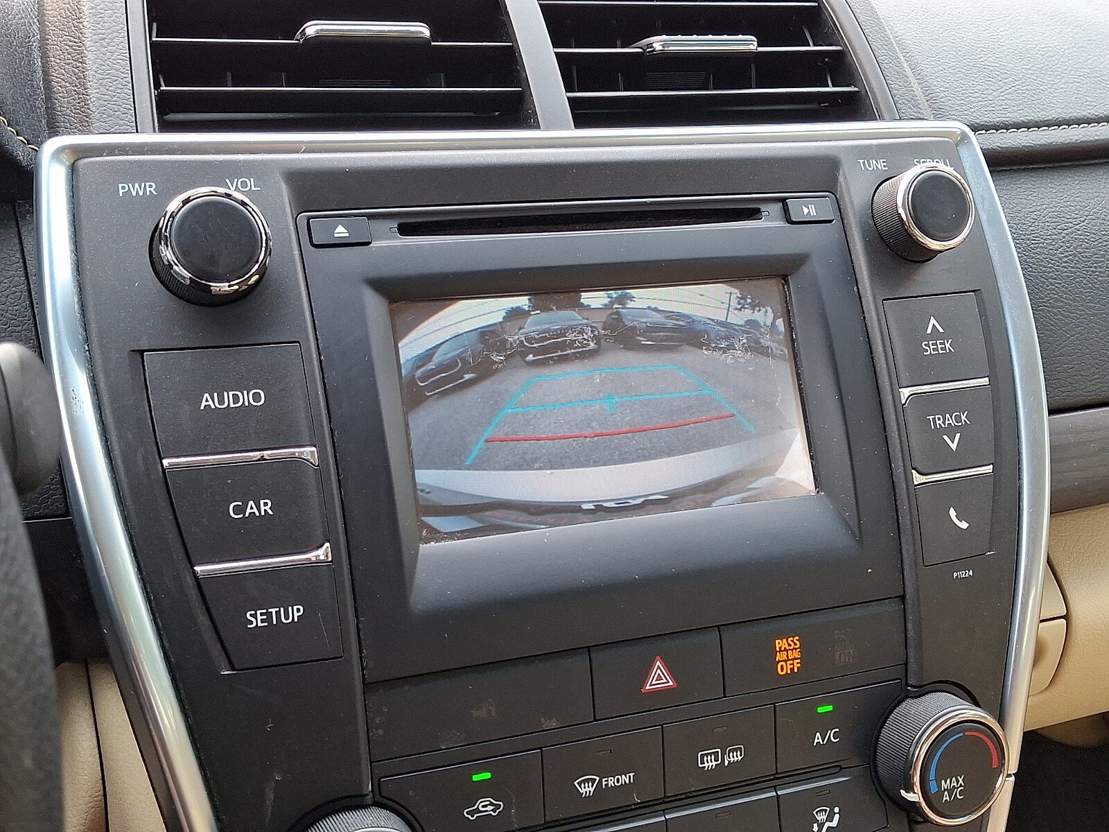 Used 2016 Toyota Camry LE FWD image 18