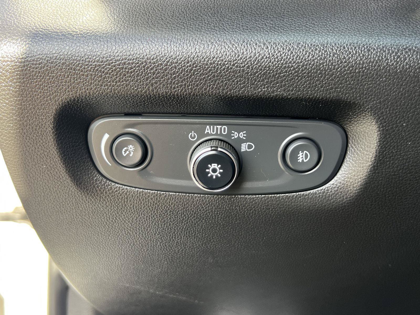 Used 2018 Chevrolet Traverse LT AWD/4WD image 34