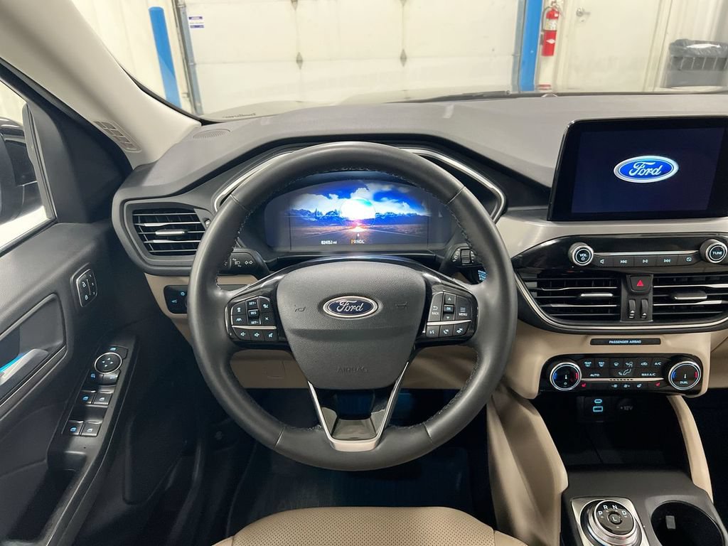 Used 2022 Ford Escape Titanium AWD/4WD image 11