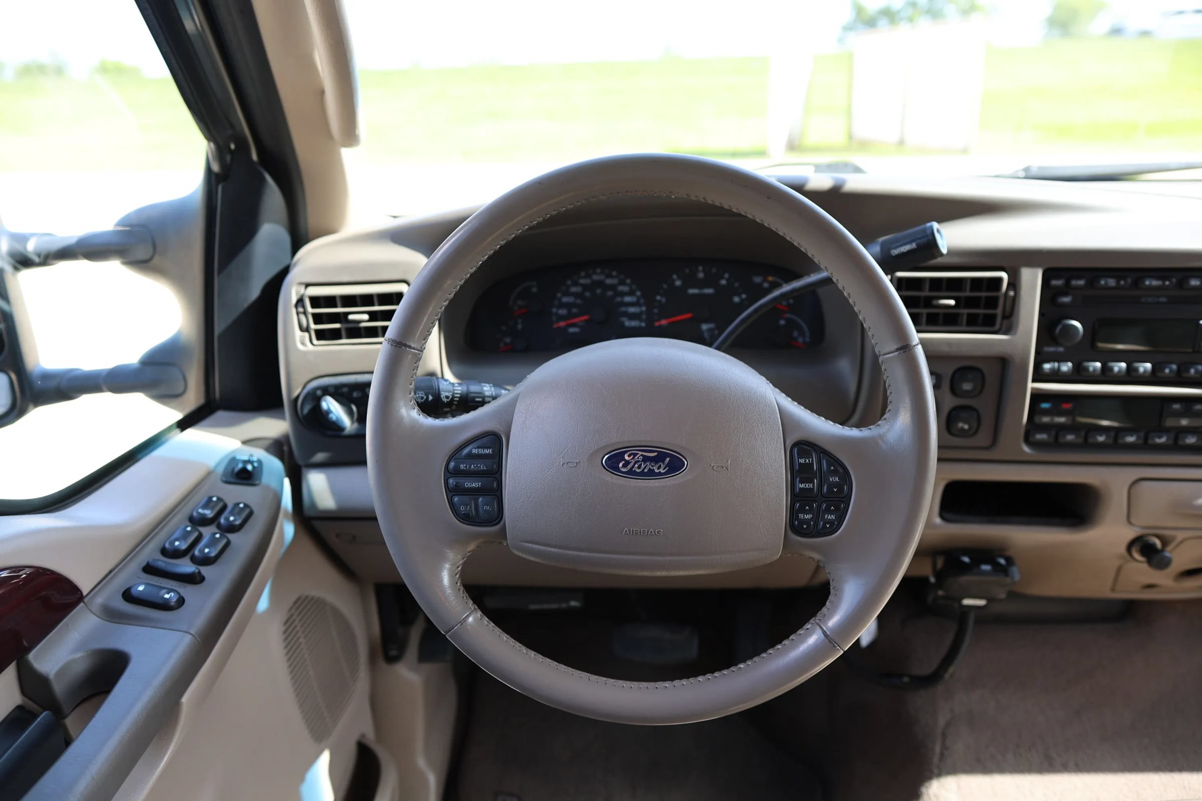 Used 2004 Ford Excursion Limited AWD/4WD image 36