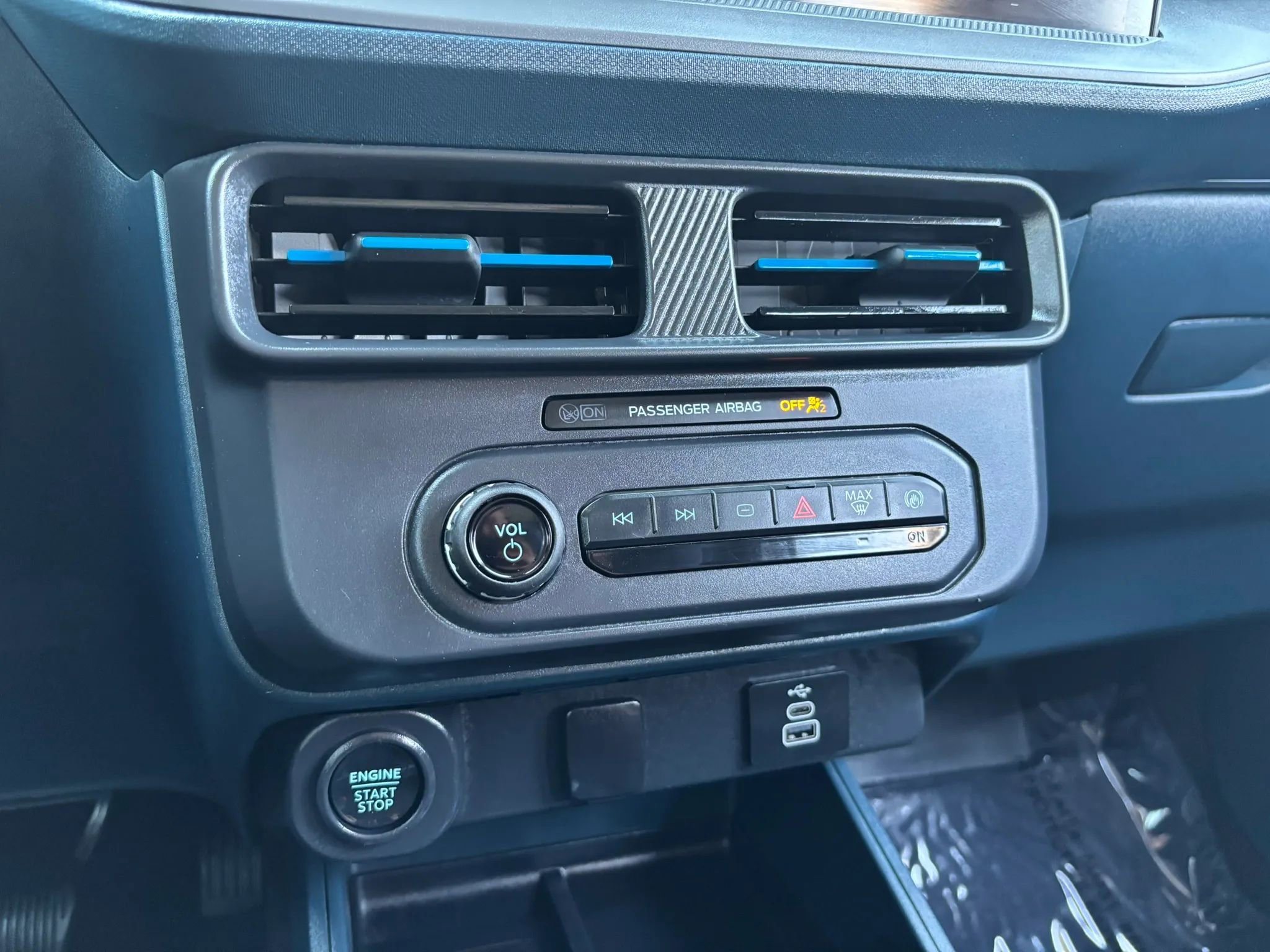 Used 2025 Ford Maverick Lobo image 38