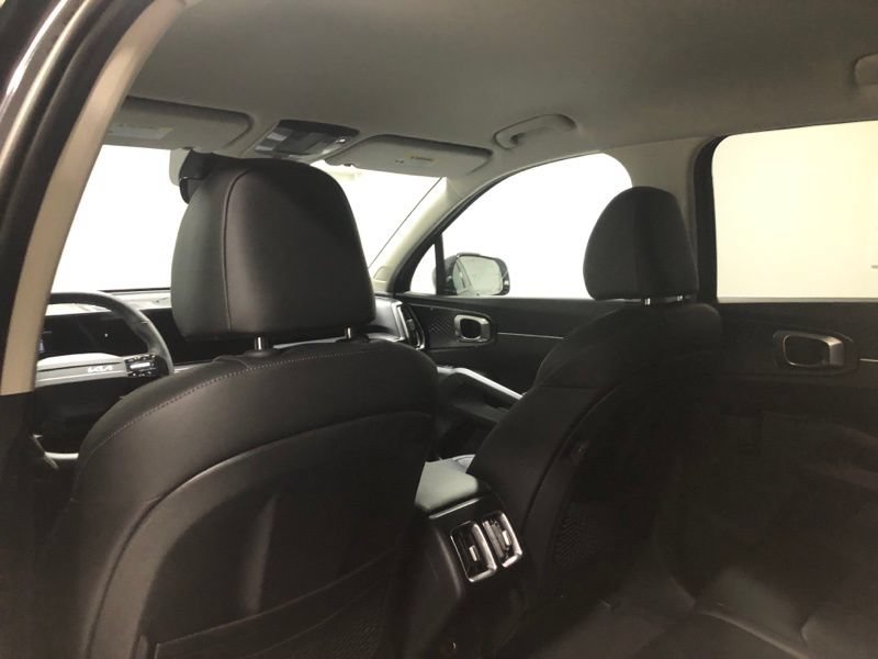 New 2026 Kia Sorento S FWD image 17