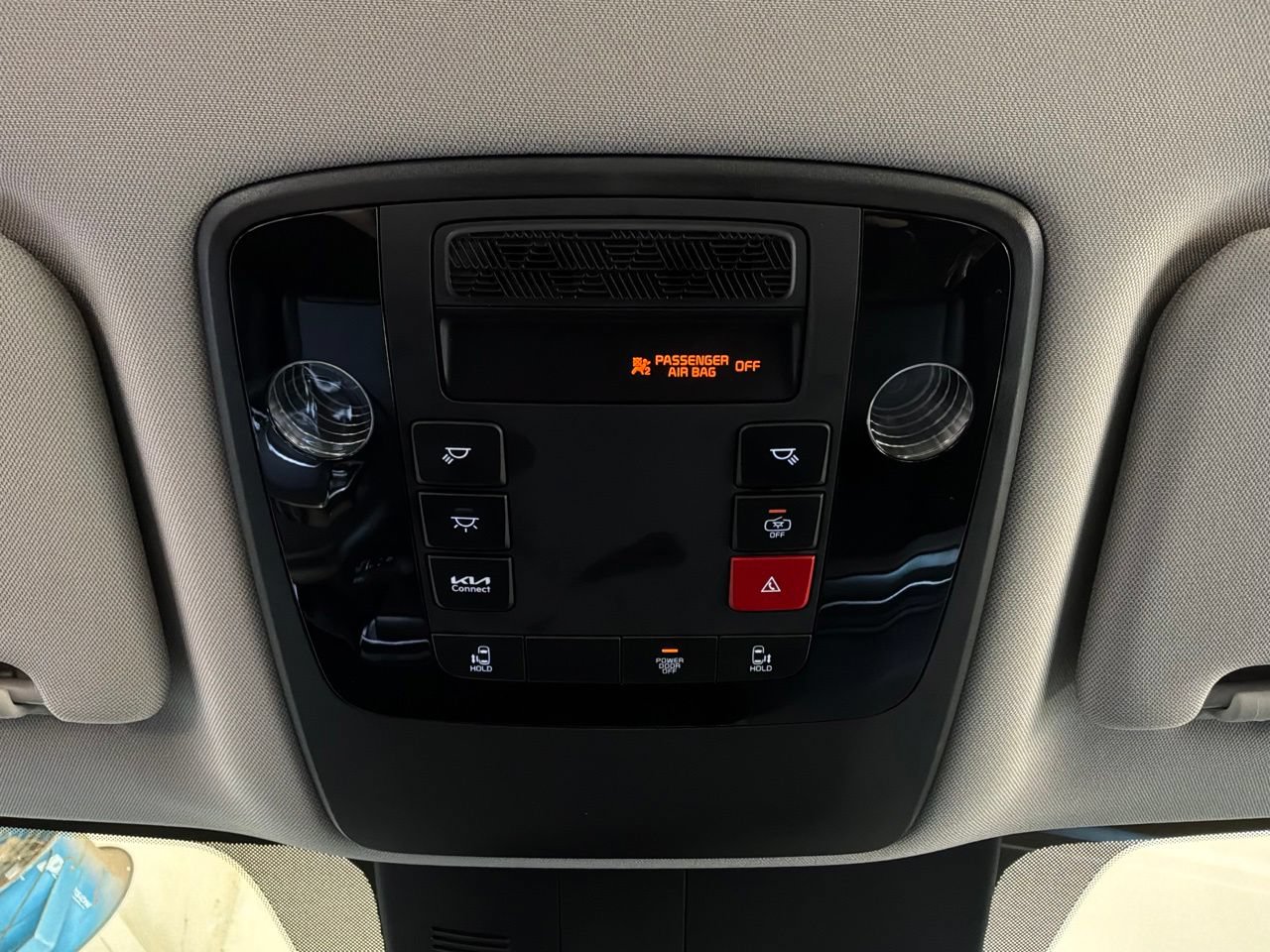 Used 2026 Kia Carnival FWD image 18